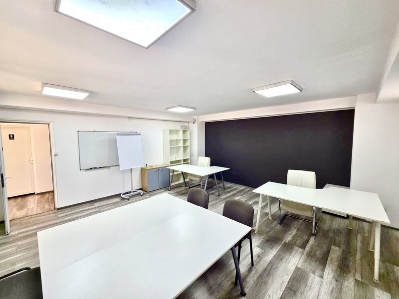 Unirii, magazinul Zepter, mobilat, paza 24 h