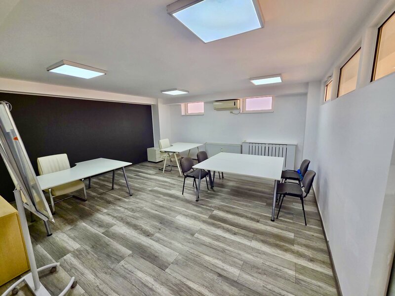 Unirii, magazinul Zepter, mobilat, paza 24 h